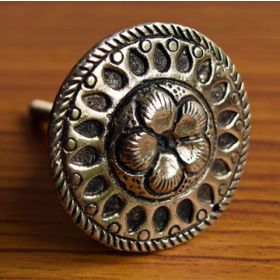 Silver Aubretia Metal Drawer Knob and Pull